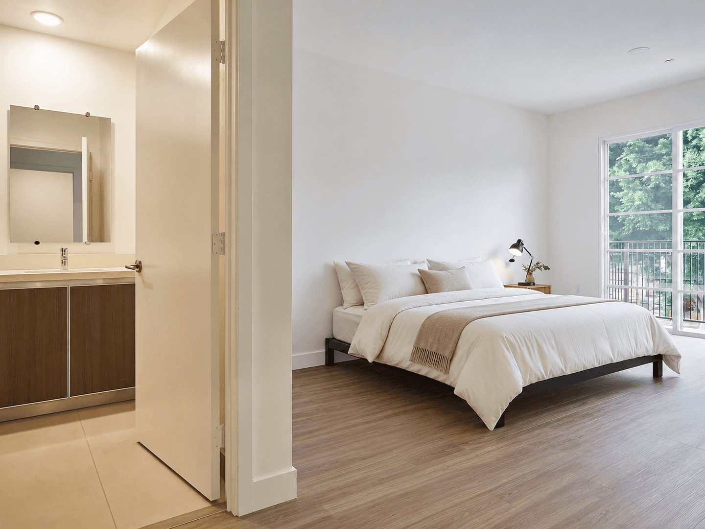 Los Angeles Apartment: 418 N Norton Ave.