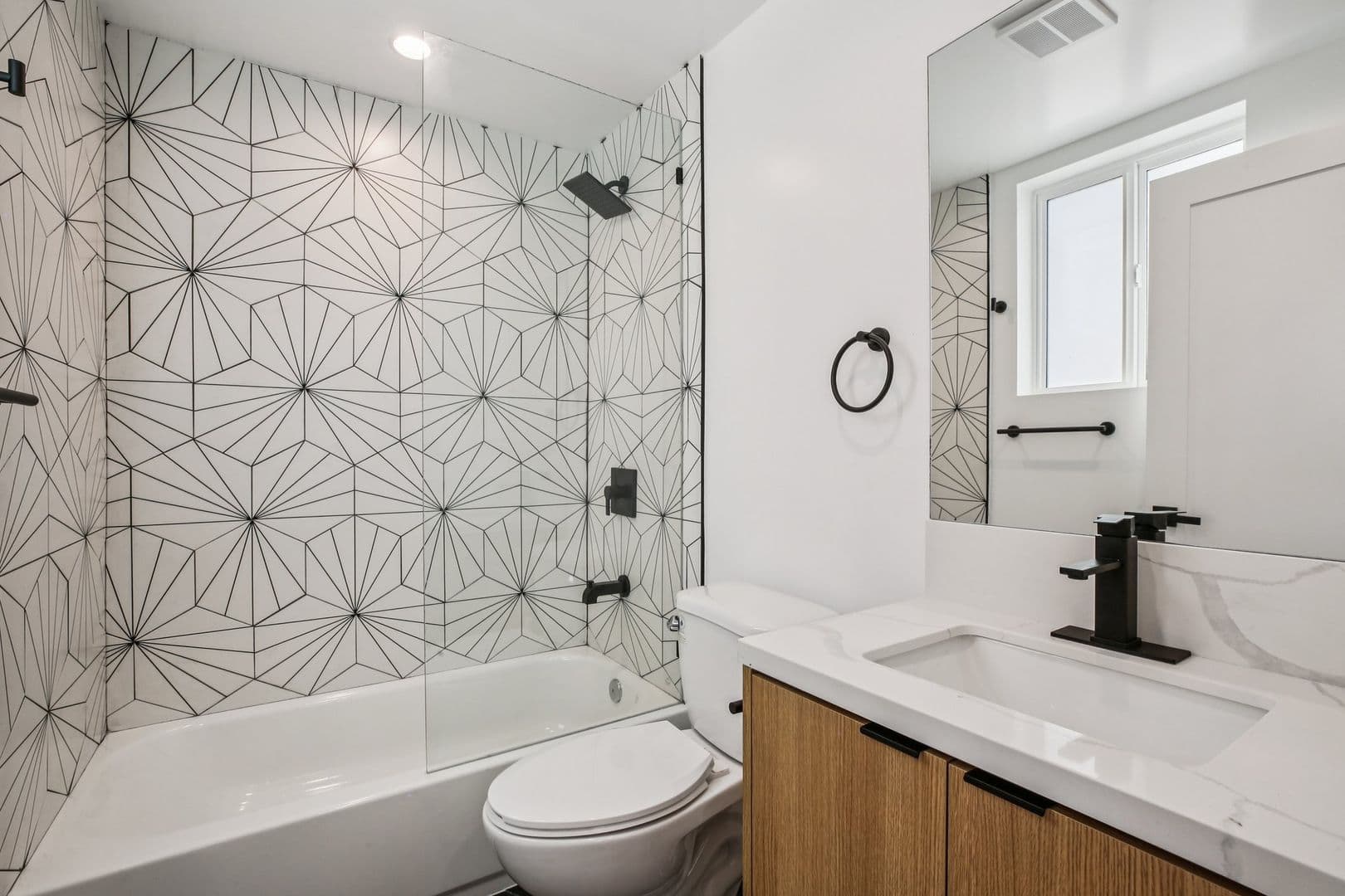 Los Angeles Apartment: 1254 W 36th St.