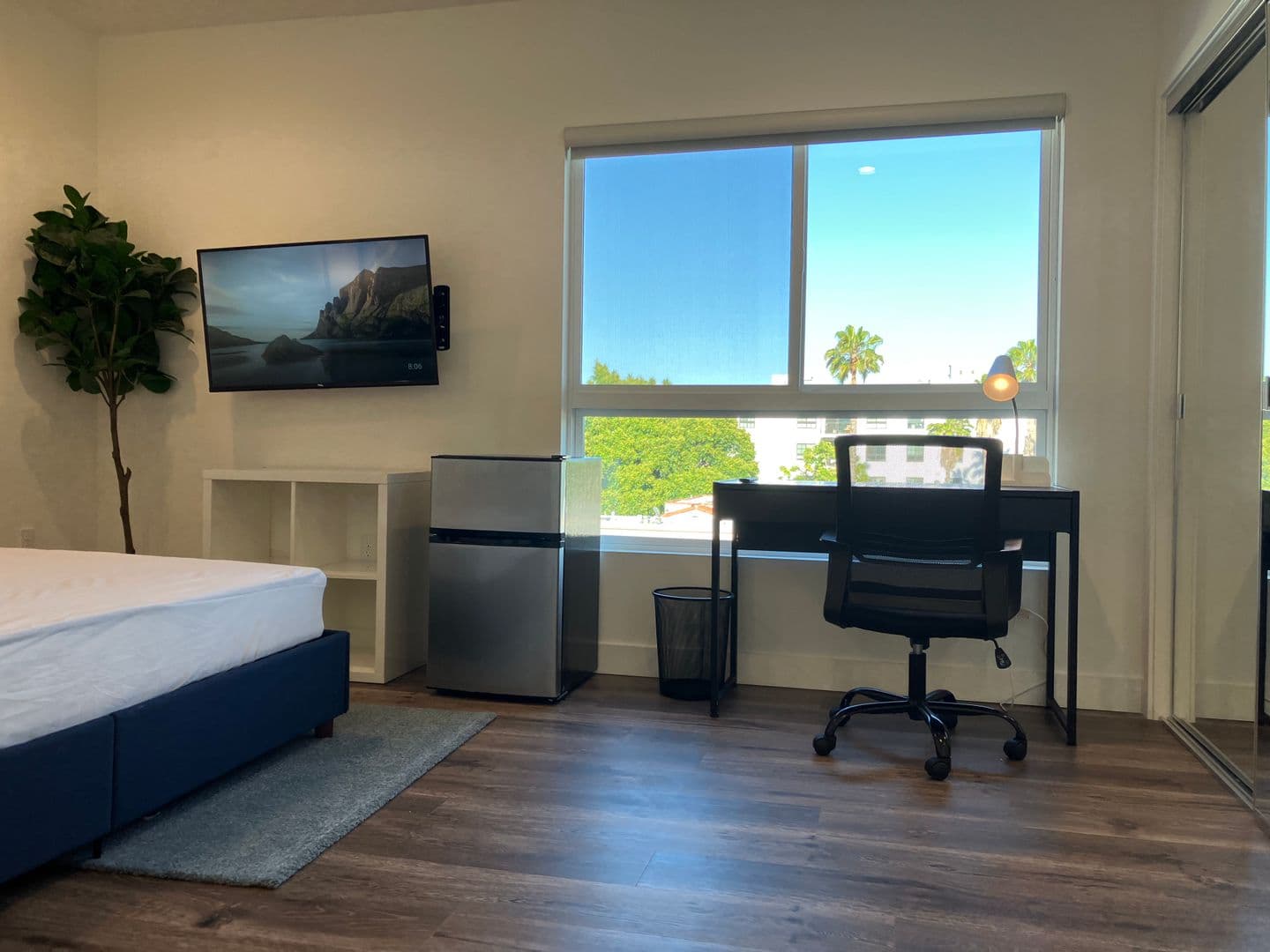 Los Angeles Apartment: 8457 Blackburn Avenue