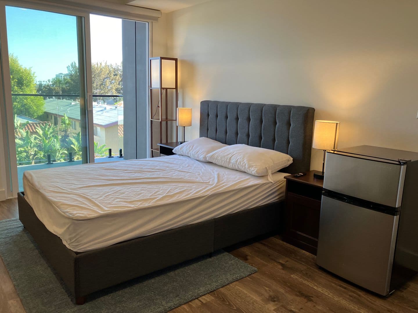 Los Angeles Apartment: 8457 Blackburn Avenue