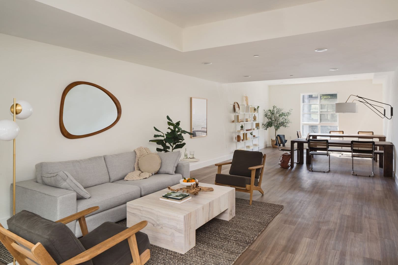 Los Angeles Apartment: 418 N Norton Ave.