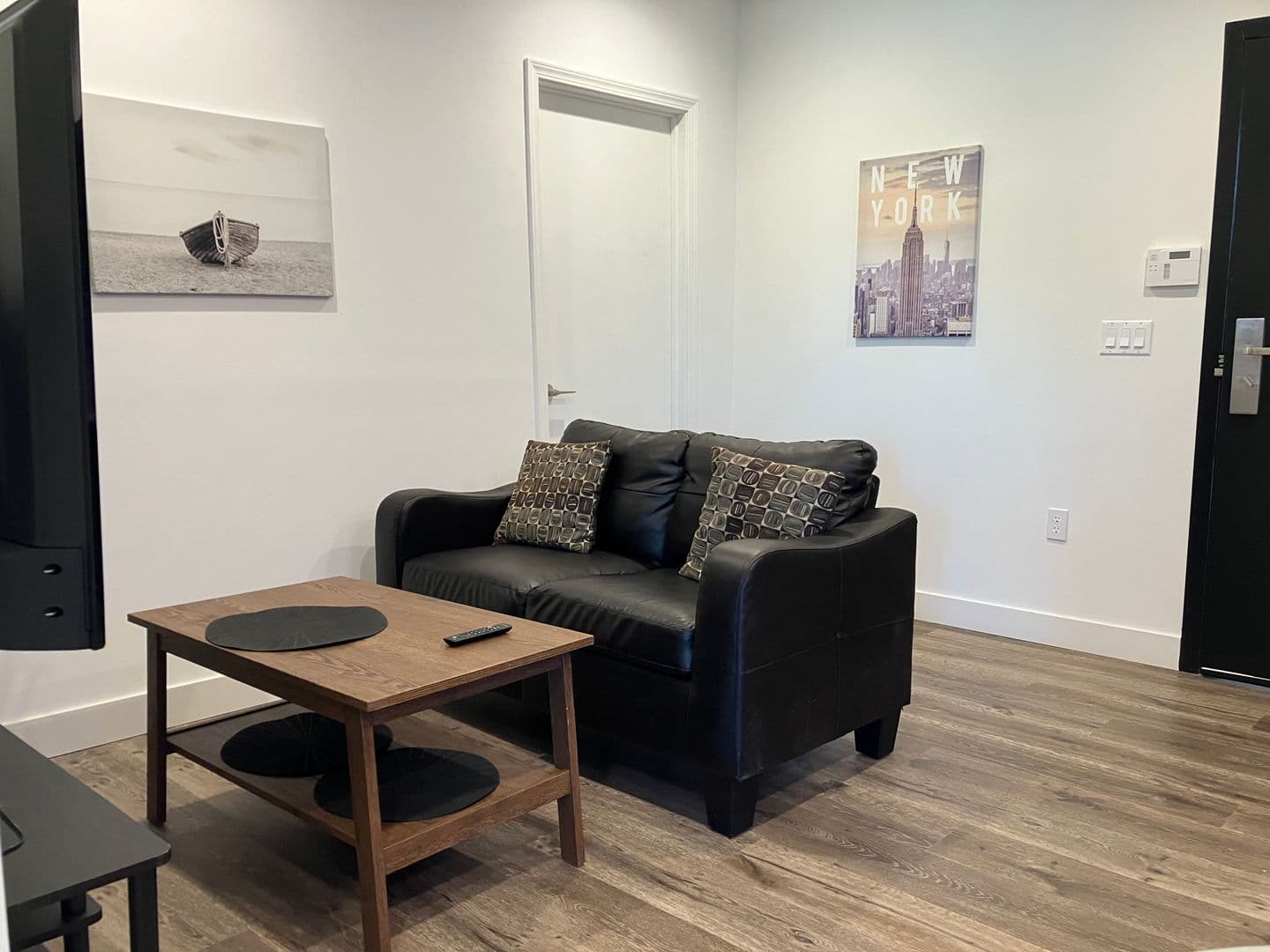 Los Angeles Apartment: 8457 Blackburn Avenue