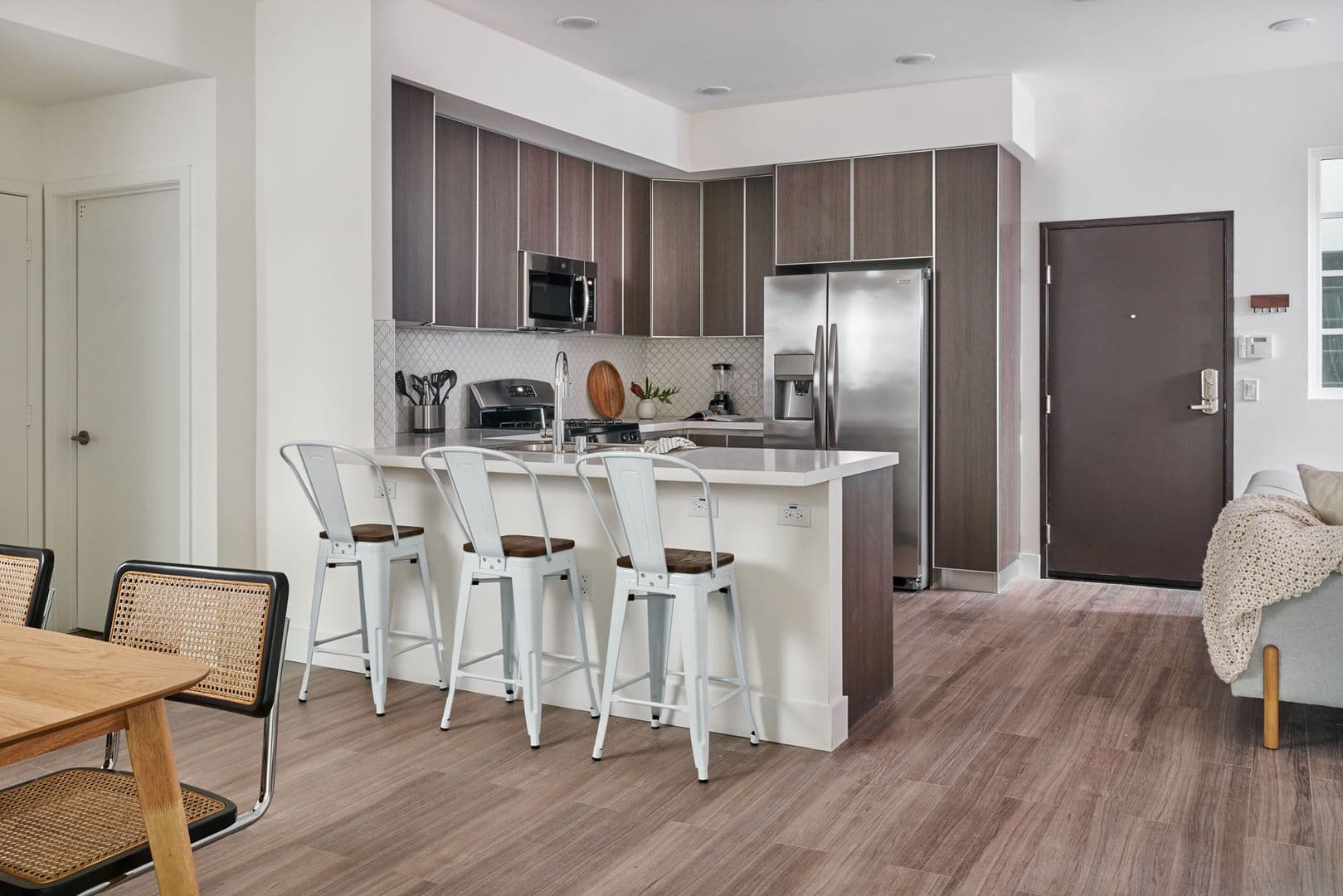 Los Angeles Apartment: 418 N Norton Ave.