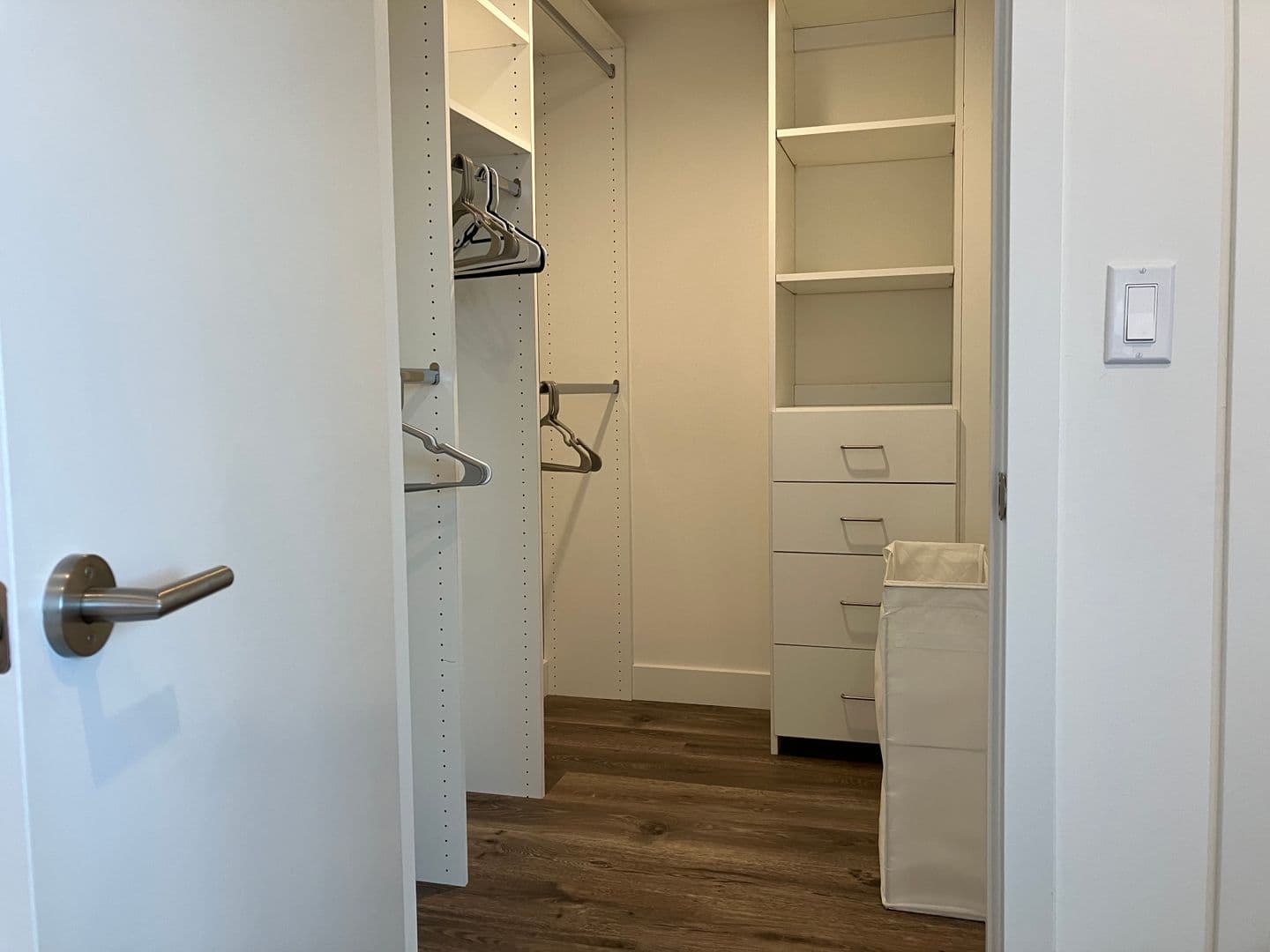 Los Angeles Apartment: 8457 Blackburn Avenue