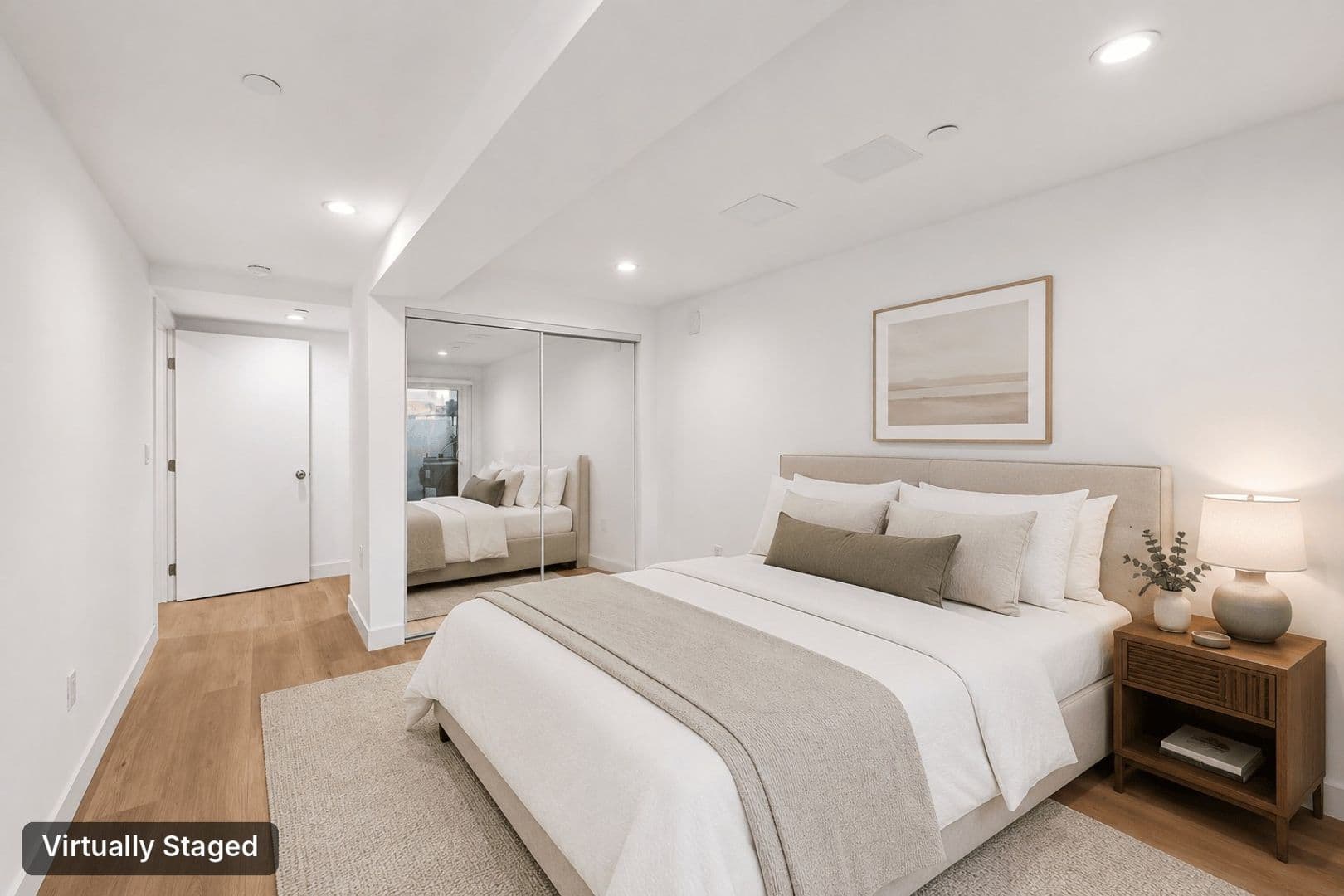Los Angeles Apartment: 5460 Fountain Avenue