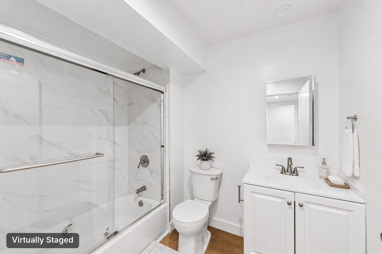 Los Angeles Apartment: 5460 Fountain Avenue