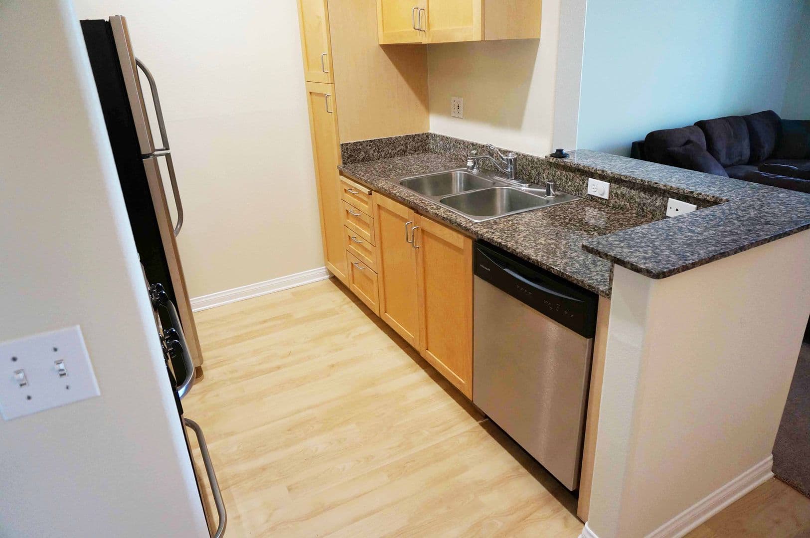 Northridge Apartment: 17809 Superior Street
