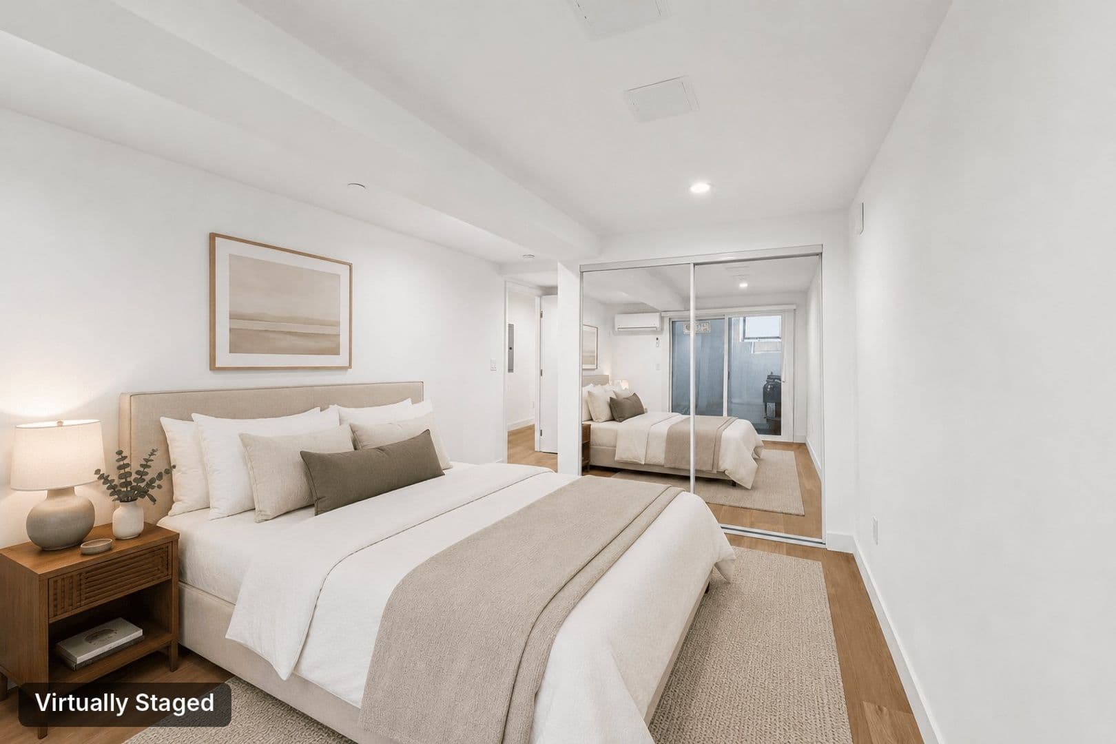 Los Angeles Apartment: 5460 Fountain Avenue