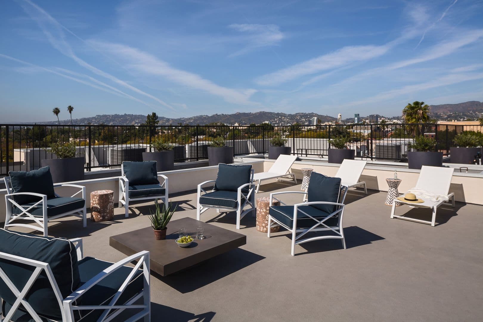Los Angeles Apartment: 418 N Norton Ave.