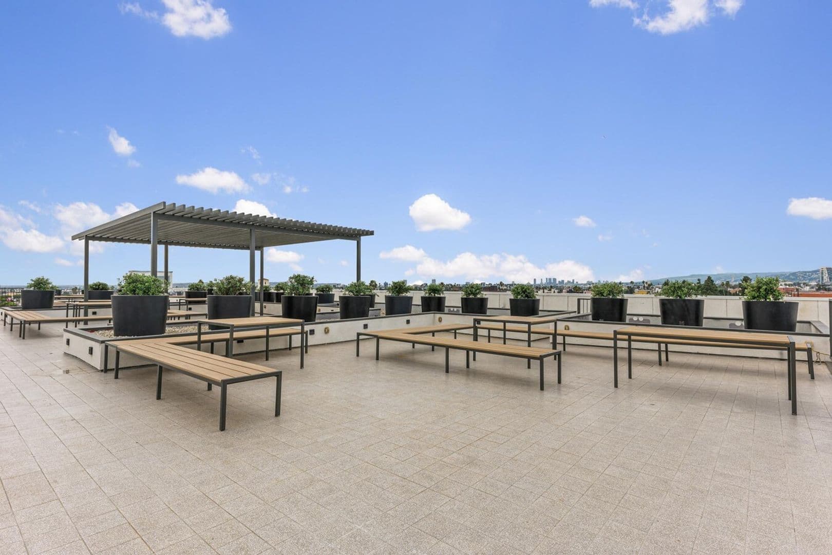 Los Angeles Apartment: 5460 Fountain Avenue