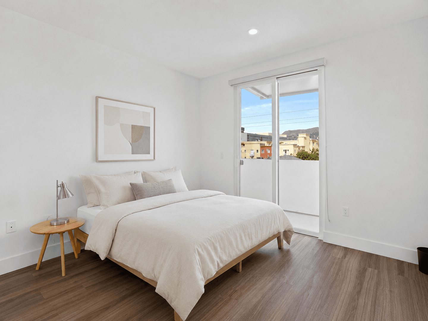Los Angeles Apartment: 5639 Lexington Ave.