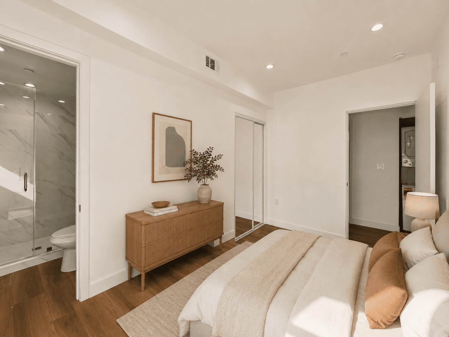 Los Angeles Apartment: 5460 Fountain Avenue