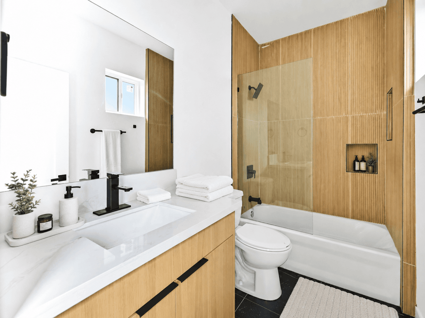 Los Angeles Townhome: 1359 W 35th Place