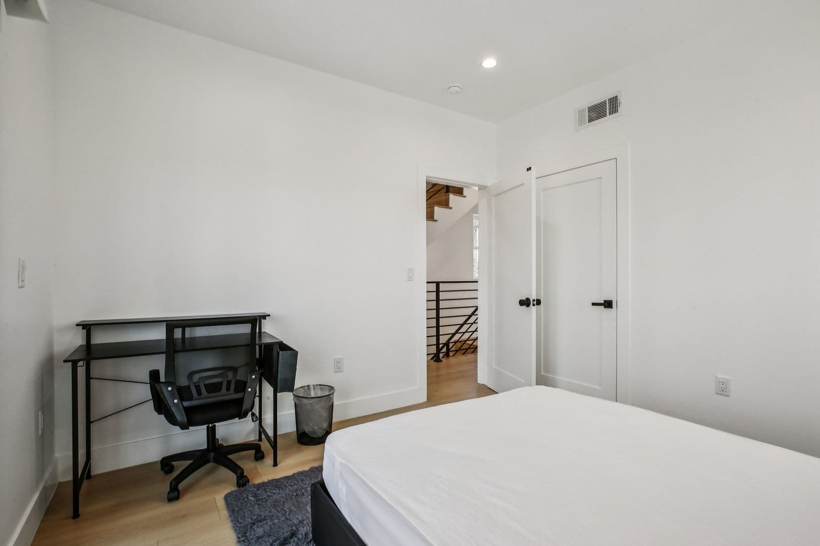 Los Angeles Apartment: 1254 W 36th St.