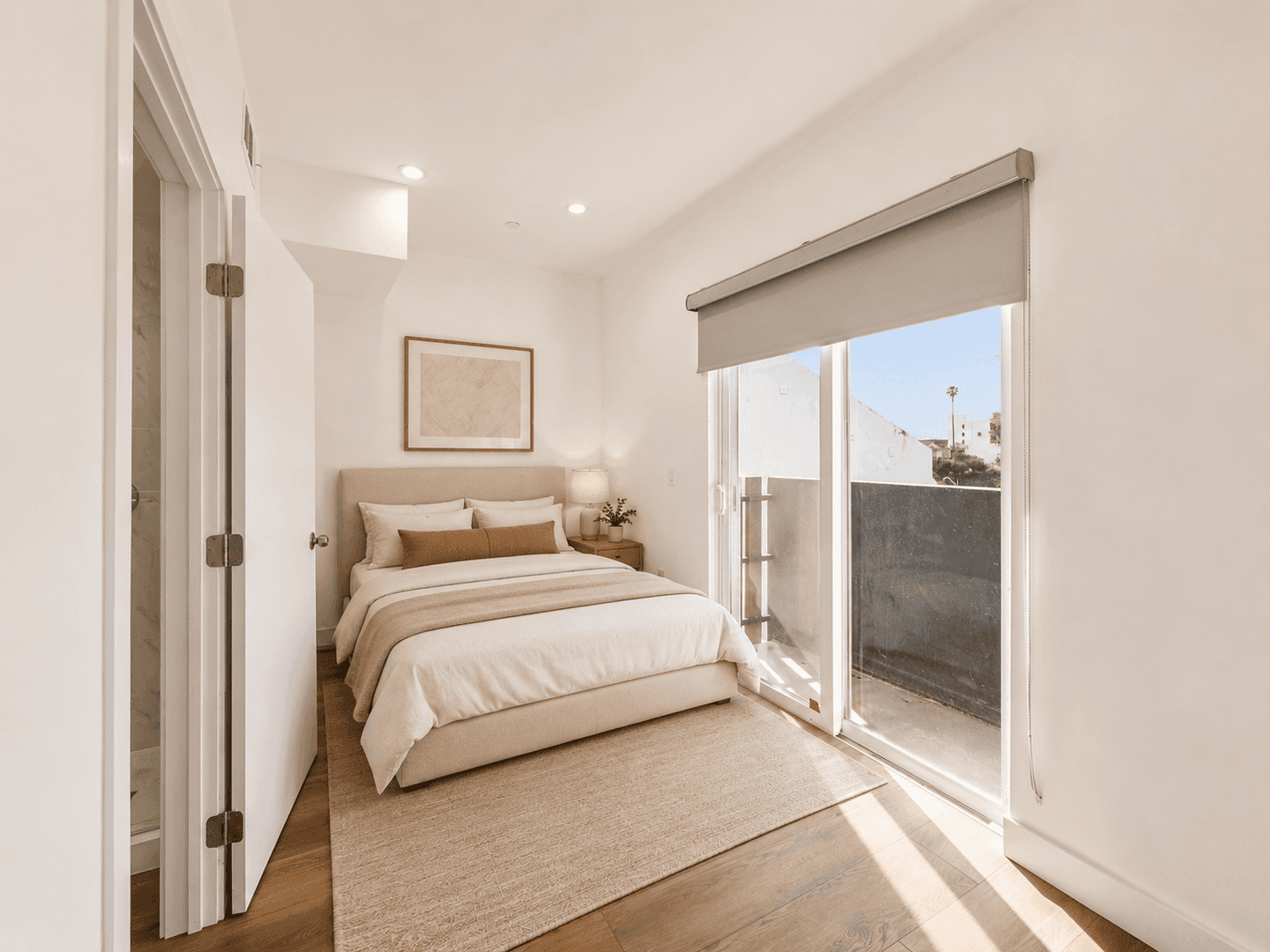 Los Angeles Apartment: 5460 Fountain Avenue