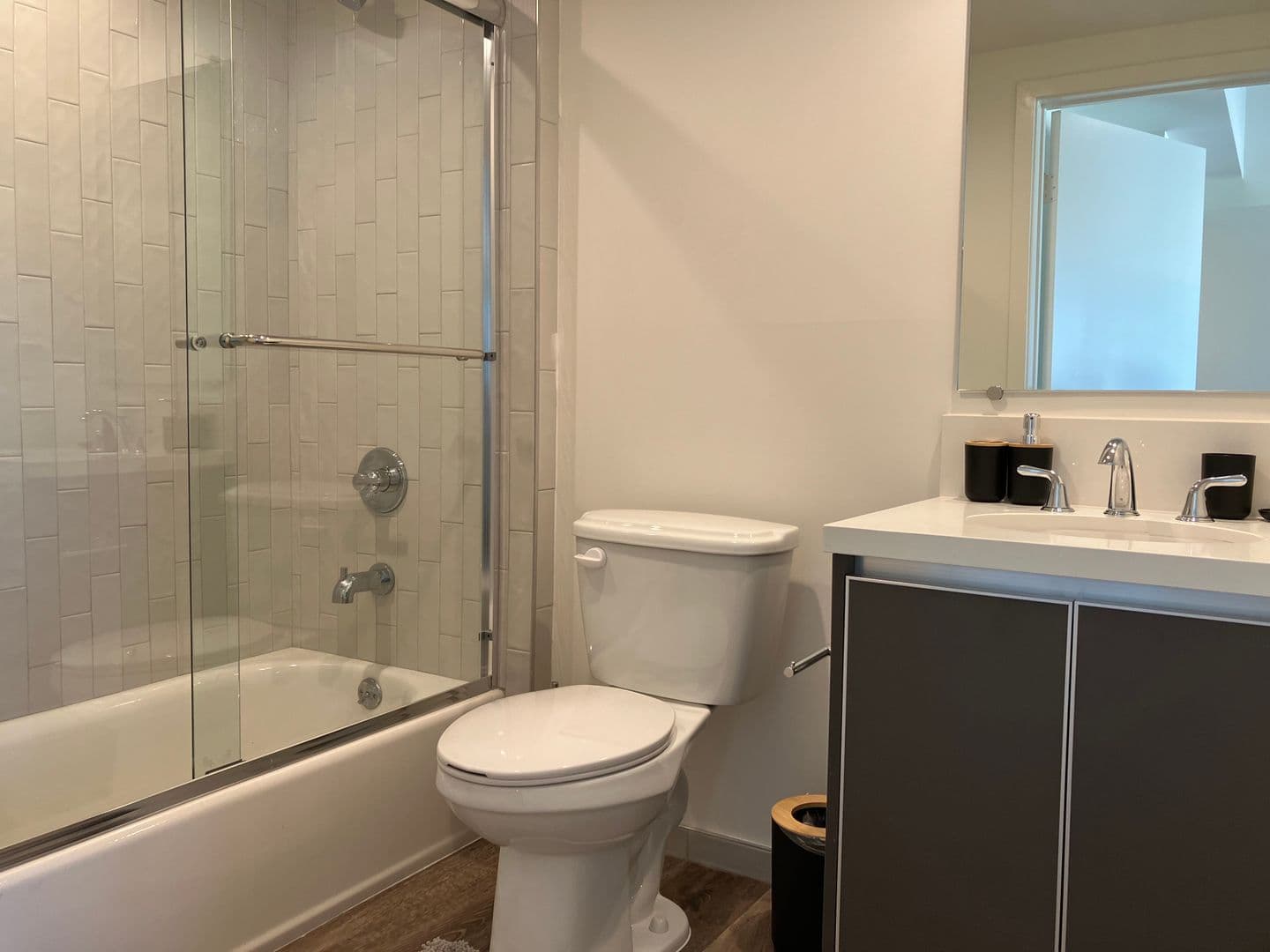 Los Angeles Apartment: 8457 Blackburn Avenue