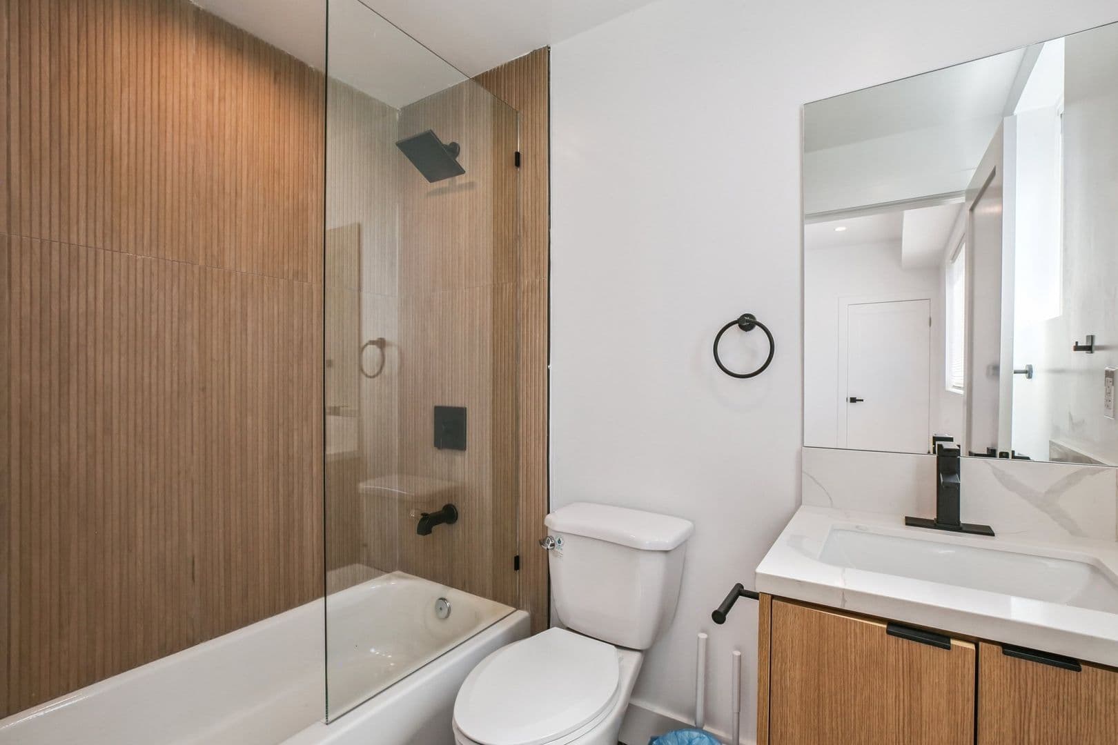 Los Angeles Apartment: 1254 W 36th St.