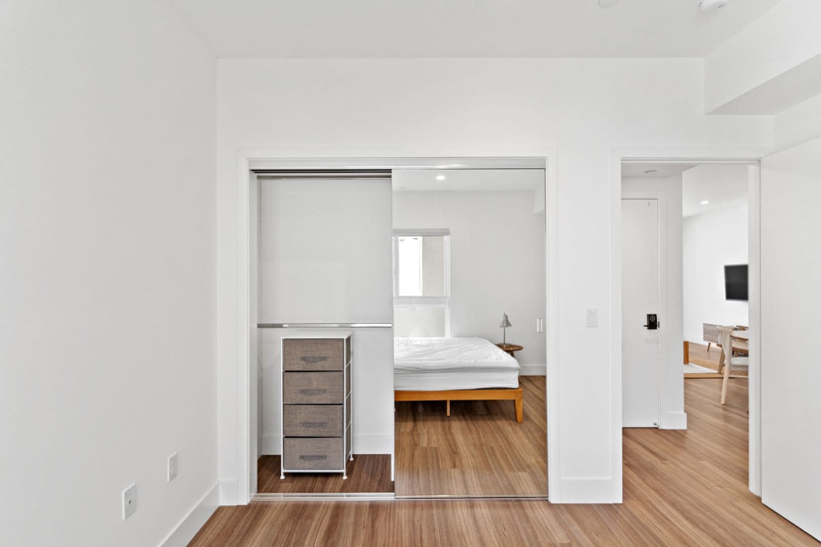 Los Angeles Apartment: 5639 Lexington Ave.