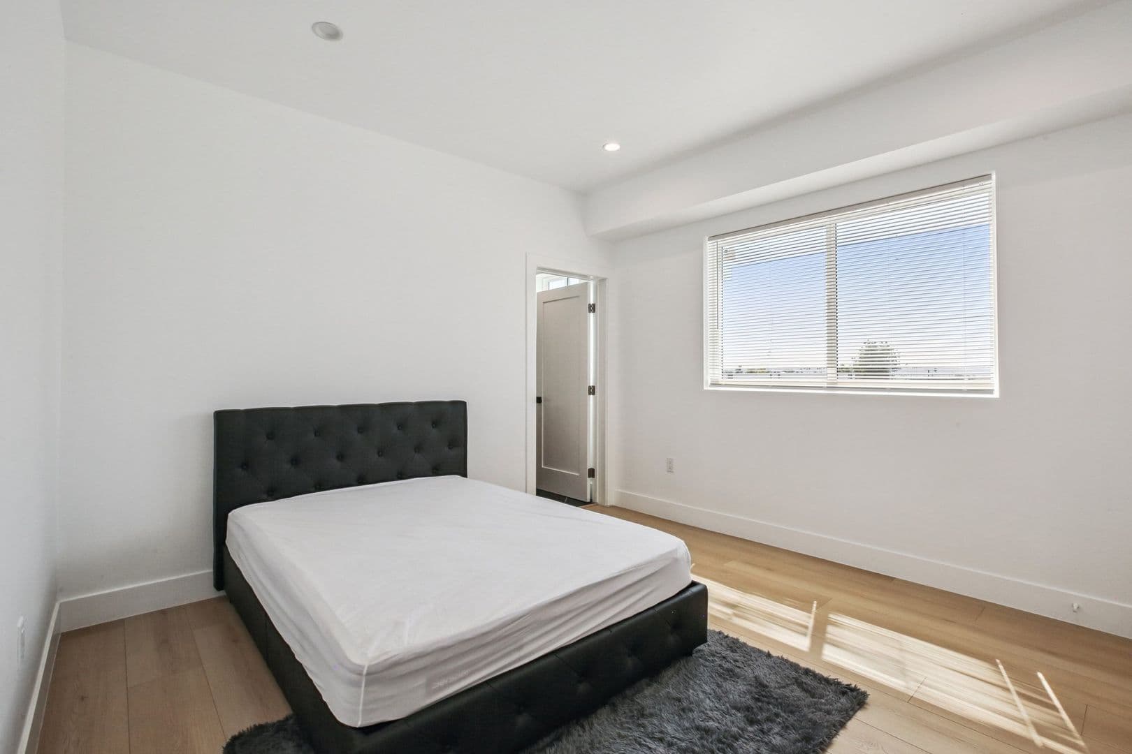 Los Angeles Apartment: 1254 W 36th St.