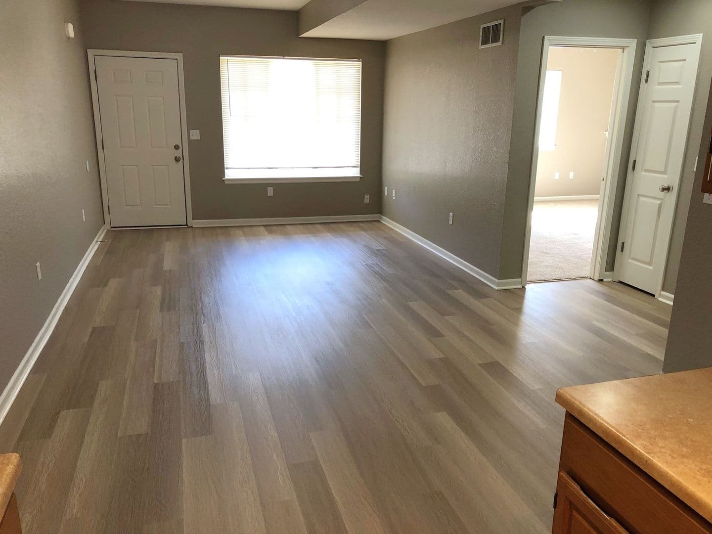 Leavenworth Apartment: 104 Logan Street