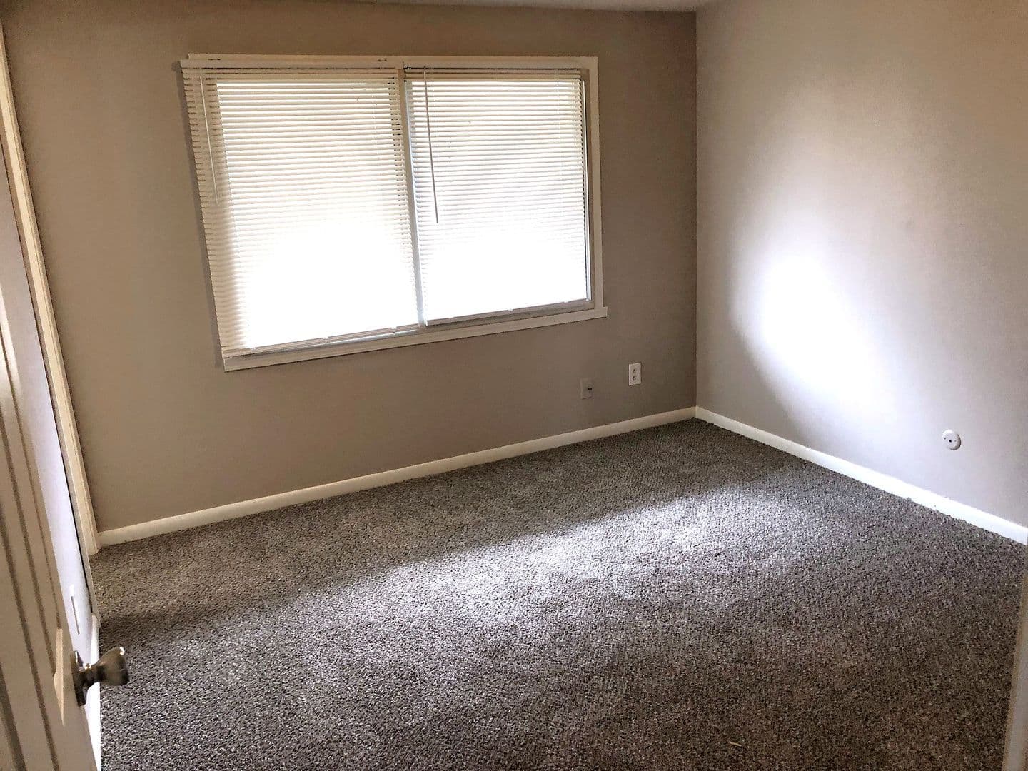 Leavenworth Apartment: 709 N. 13th Terrace