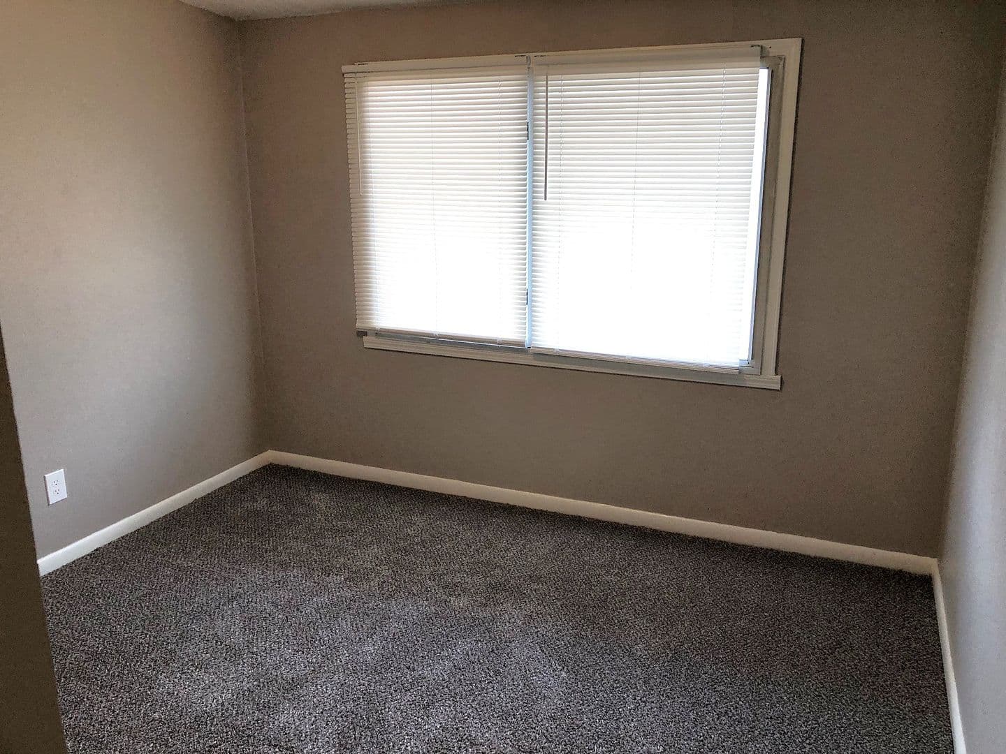 Leavenworth Apartment: 709 N. 13th Terrace