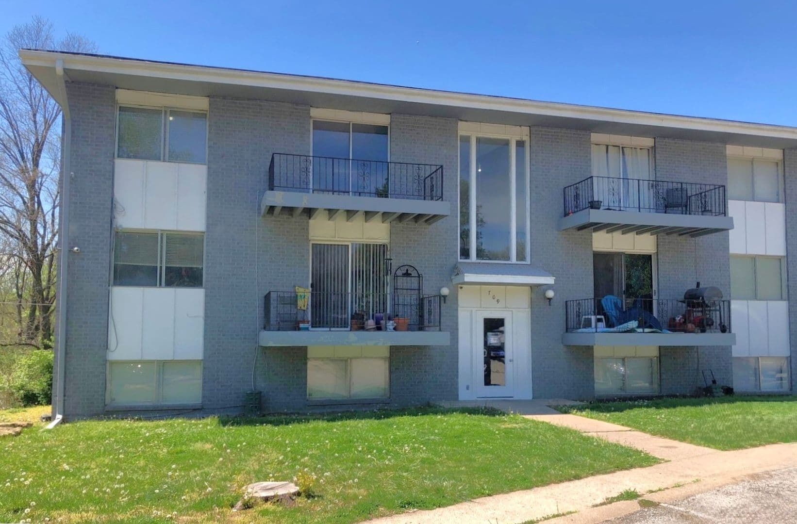 Leavenworth Apartment: 709 N. 13th Terrace