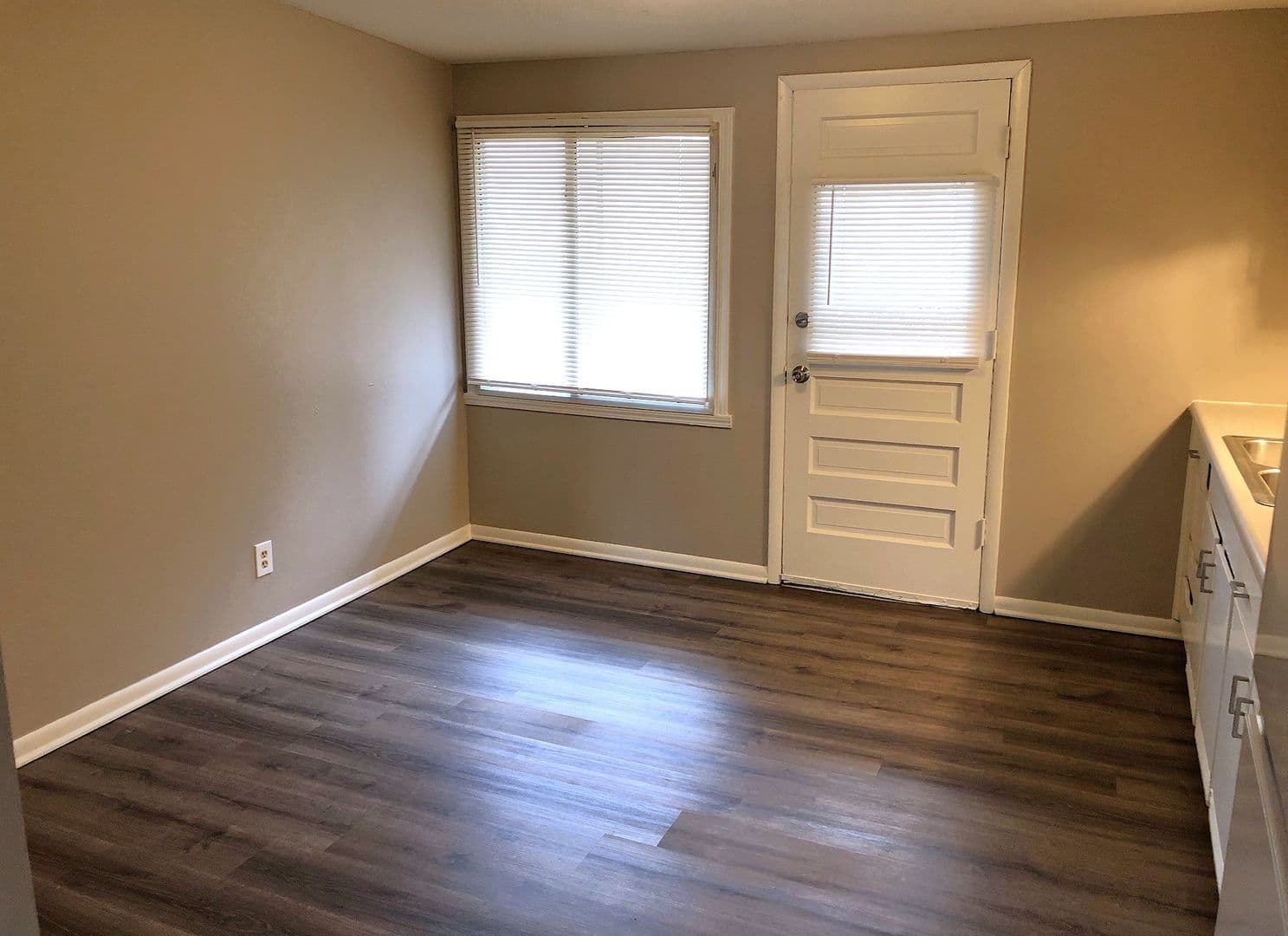 Leavenworth Apartment: 709 N. 13th Terrace