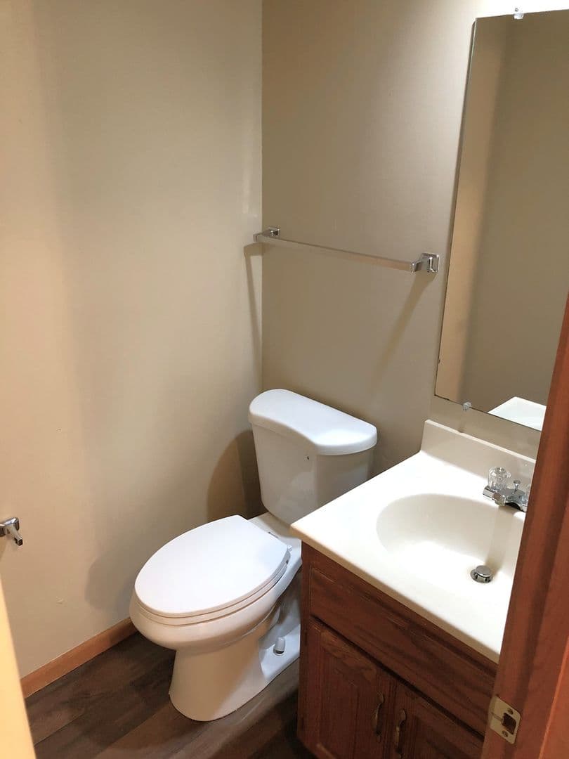 Leavenworth Apartment: 1307-1309 Sanders St