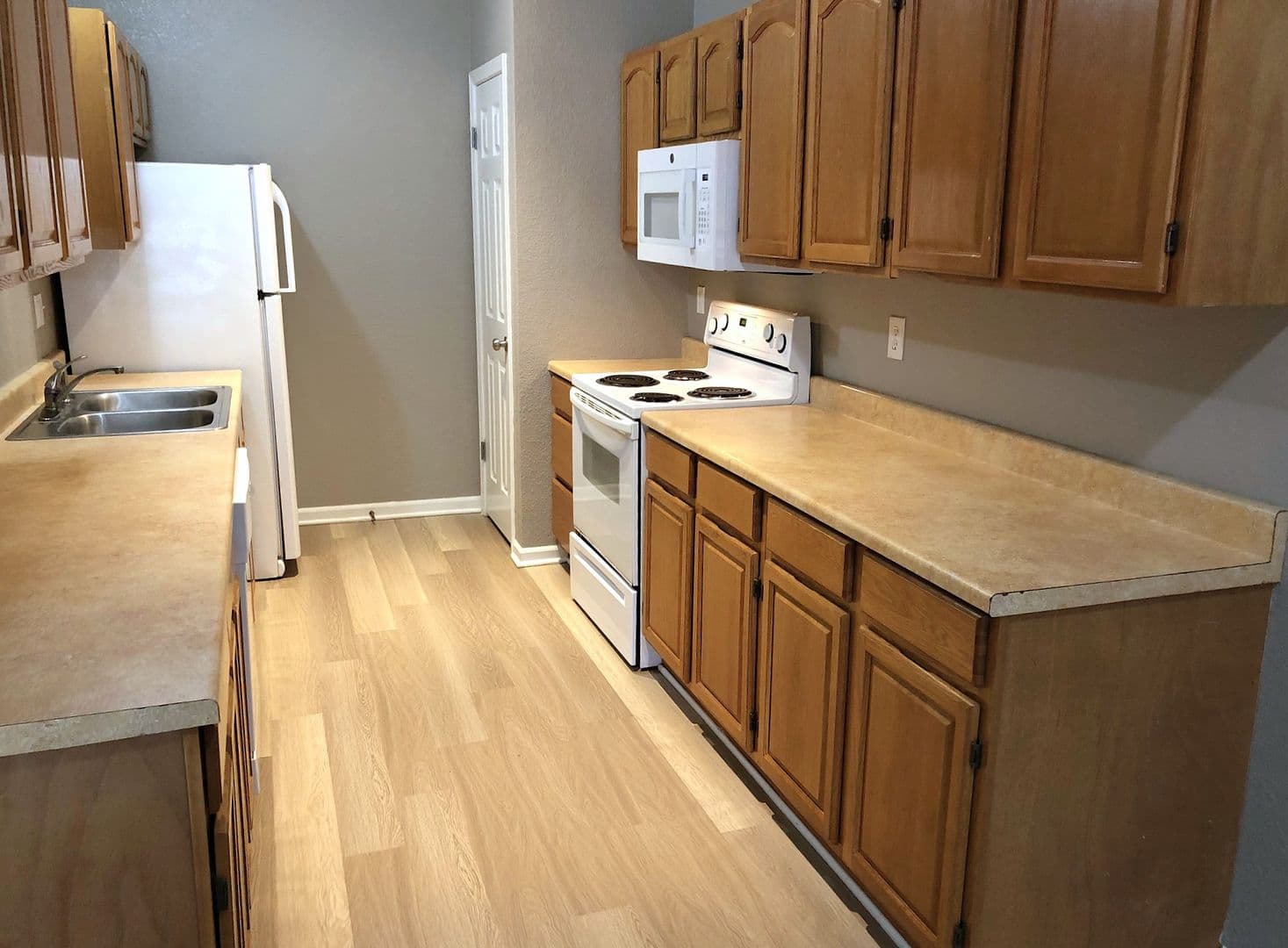 Leavenworth Apartment: 104 Logan Street