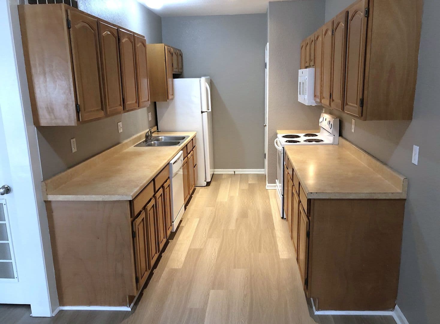 Leavenworth Apartment: 104 Logan Street