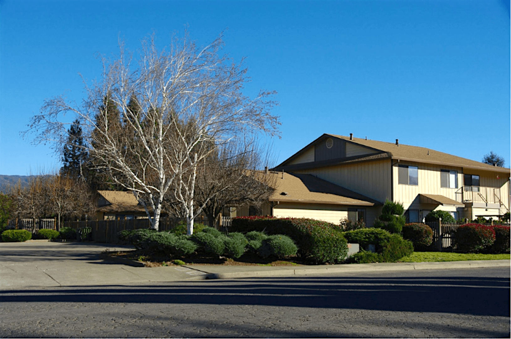 UKIAH Apartment: 865-895 SOUTH ORCHARD AVE
