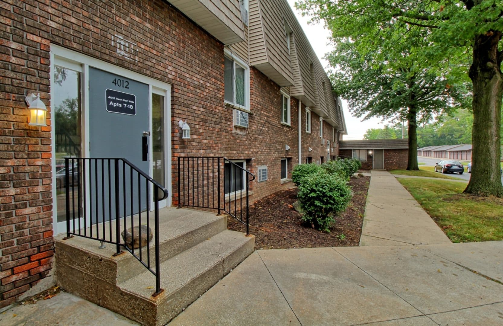 Loves Park Apartment: 4012 Renn Hart Hills Rd