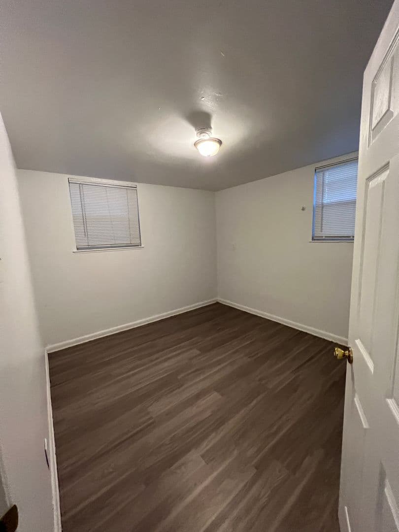 Aurora Apartment: 1434 Joliet St