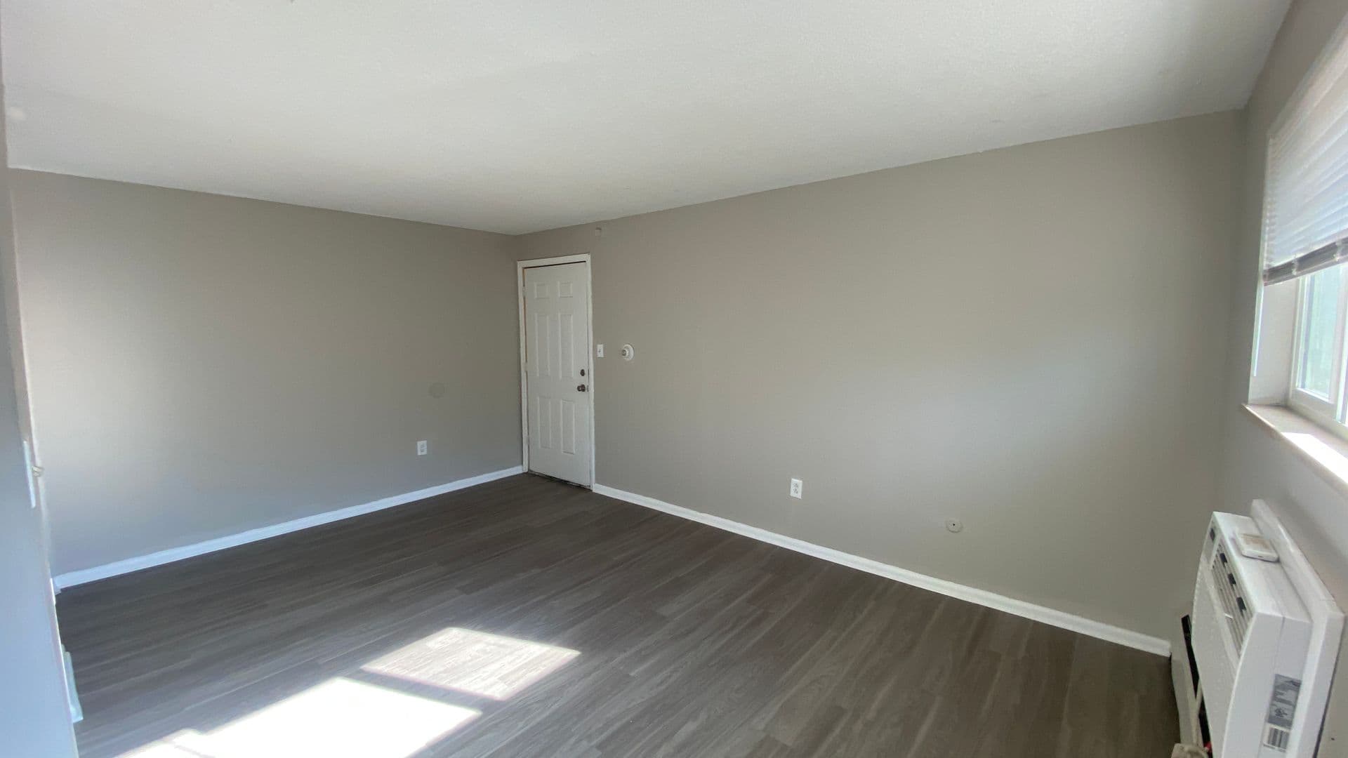 Aurora Apartment: 1588 Macon St #201