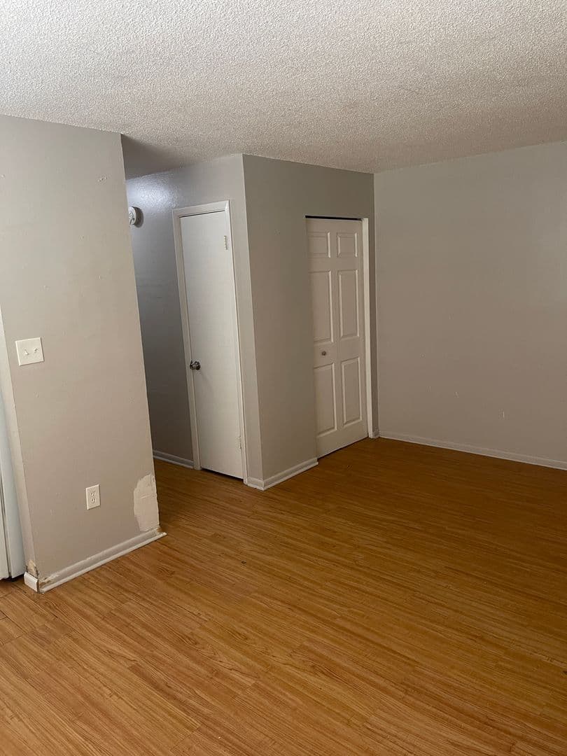 Aurora Apartment: 1588 Macon St #101