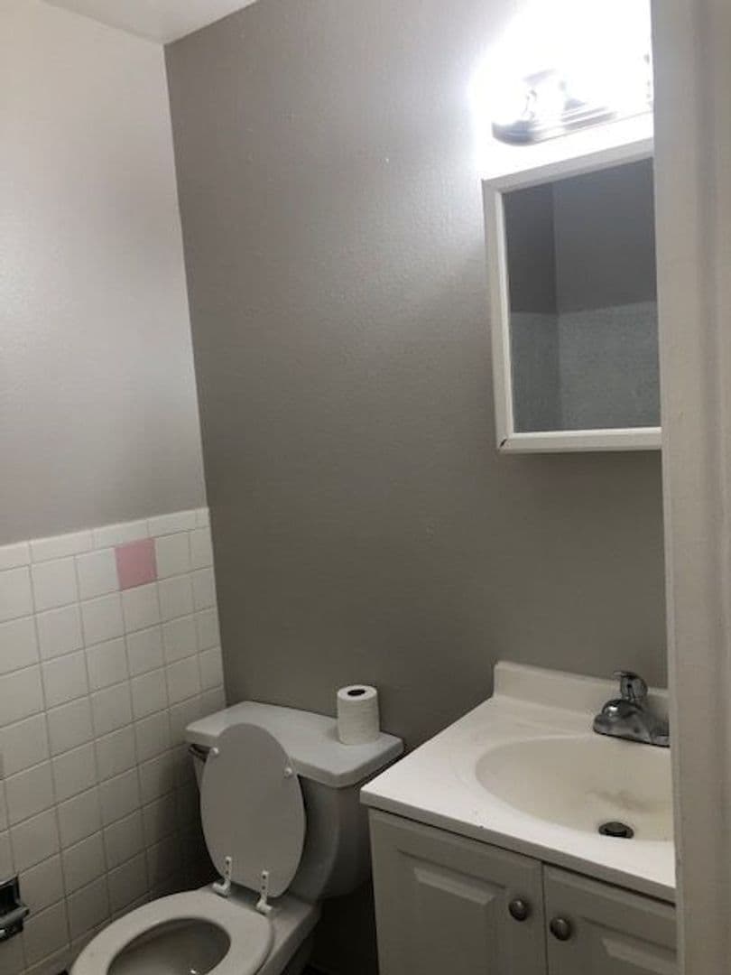 Aurora Apartment: 1588 Macon St #203