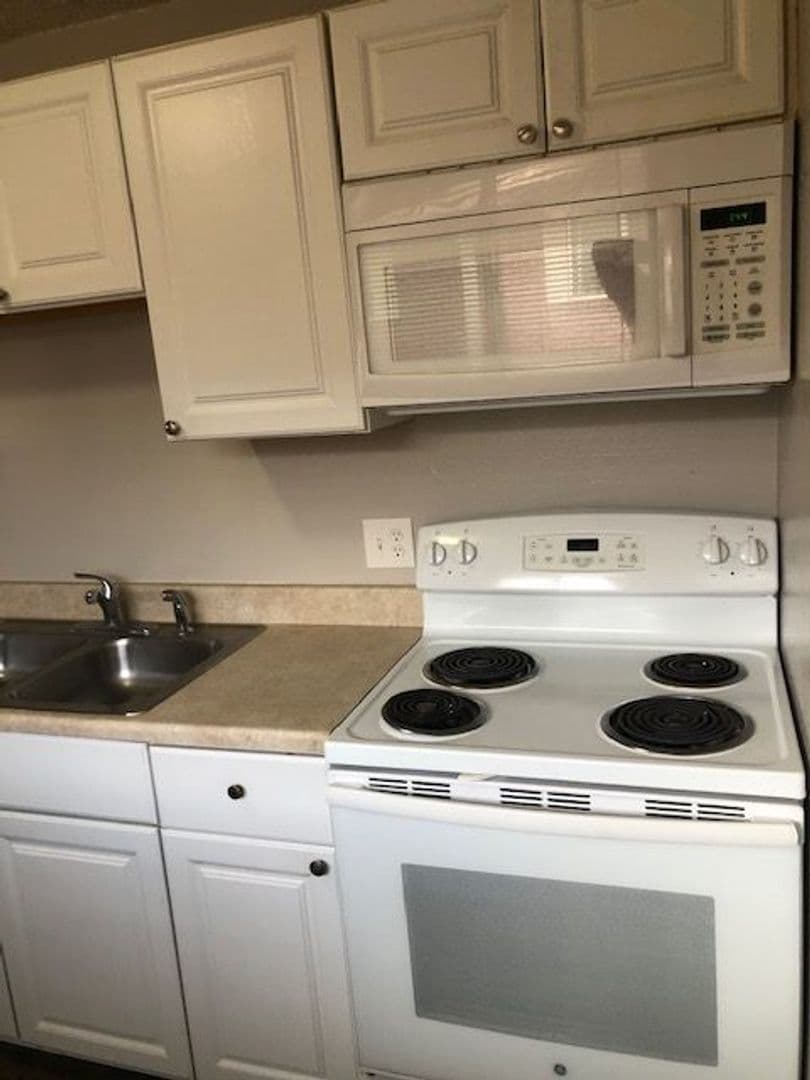 Aurora Apartment: 1588 Macon St #203