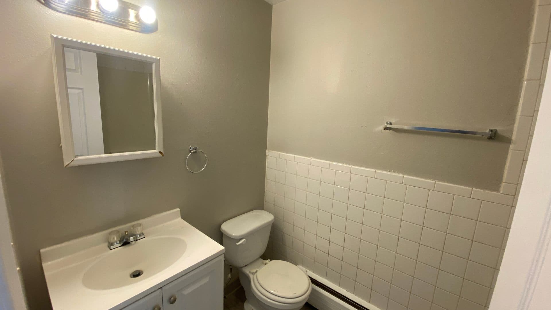 Aurora Apartment: 1588 Macon St #201