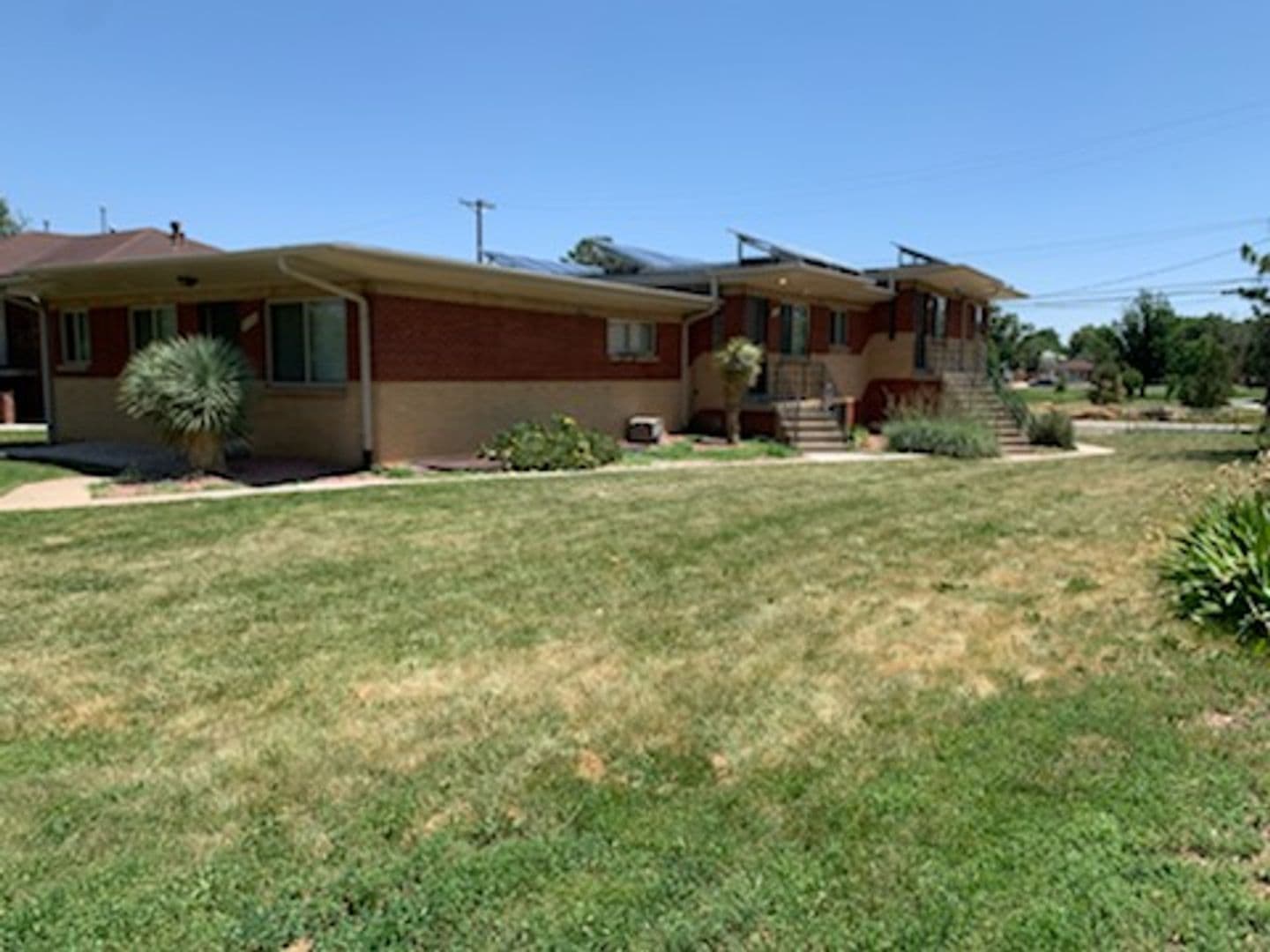 Aurora Apartment: 1950 1/2 Beeler St.