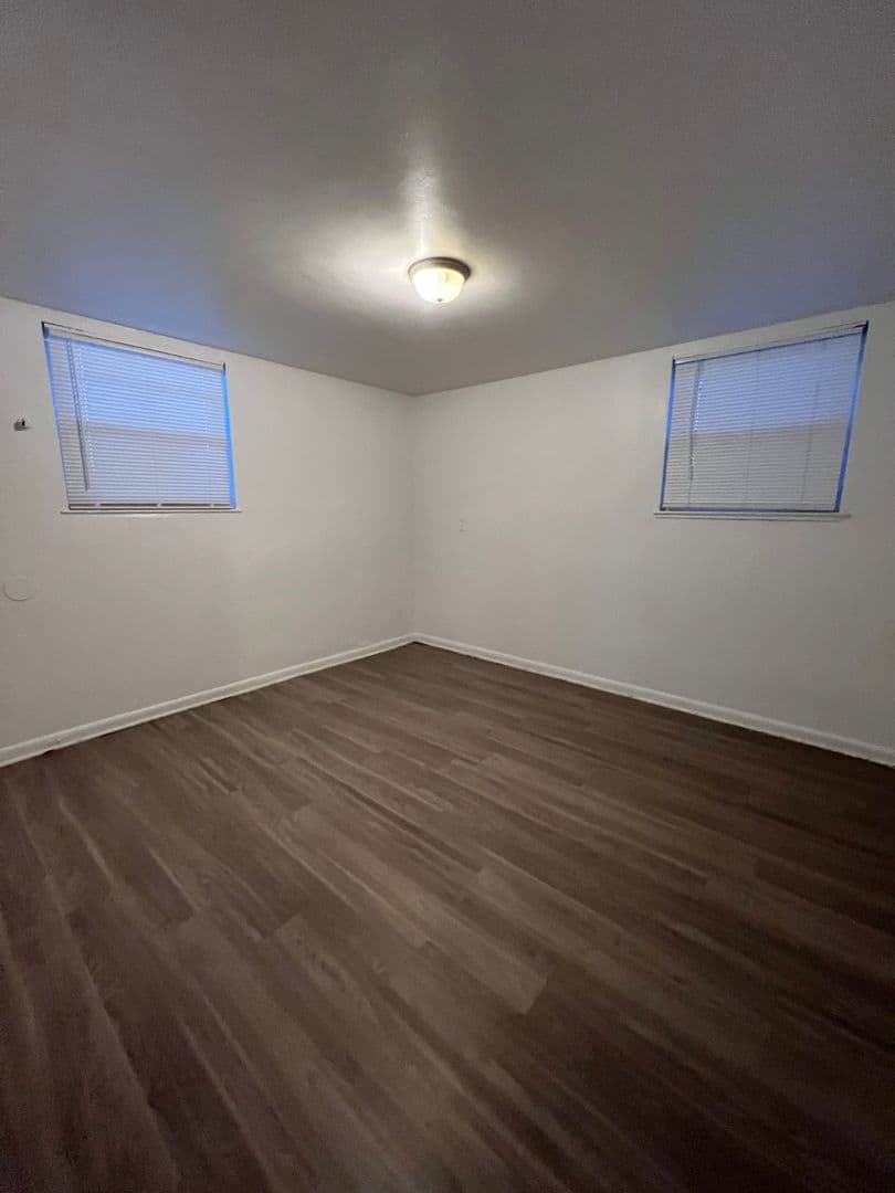 Aurora Apartment: 1434 Joliet St