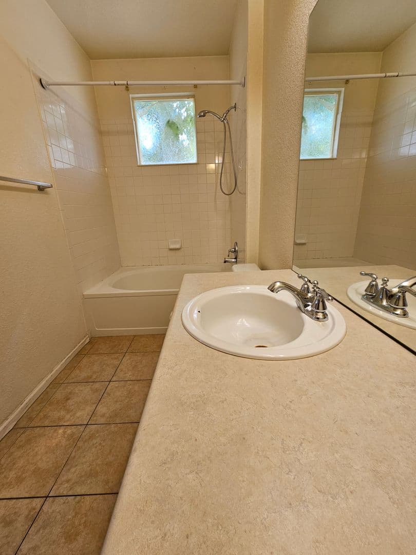 Aurora Condo: 14323 E 1st Dr #101