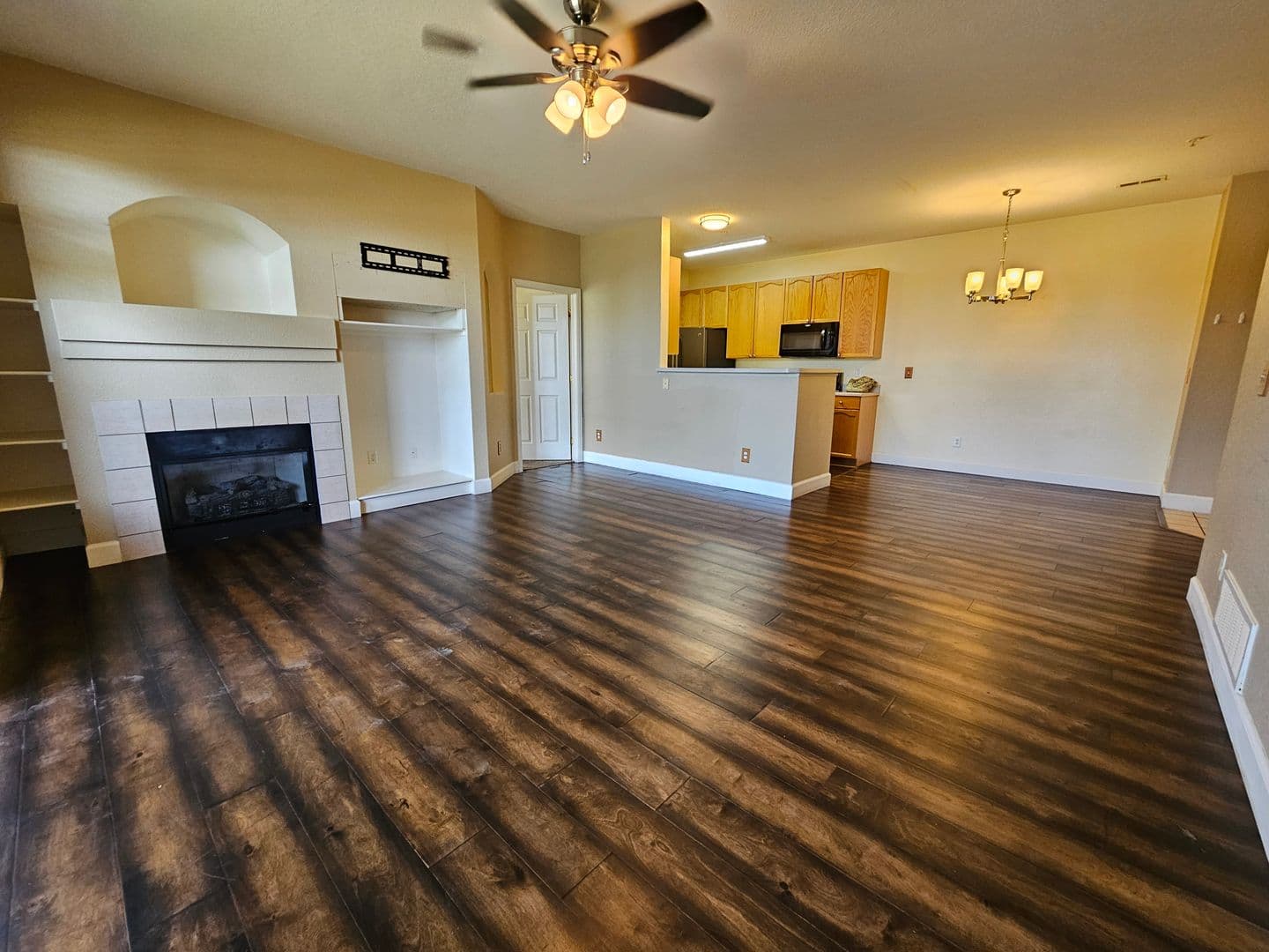 Aurora Condo: 14323 E 1st Dr #101
