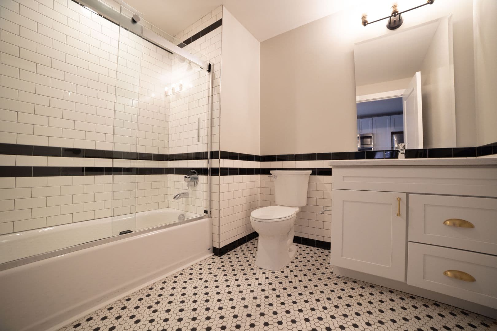 Erie Apartment: 32 North Park Row