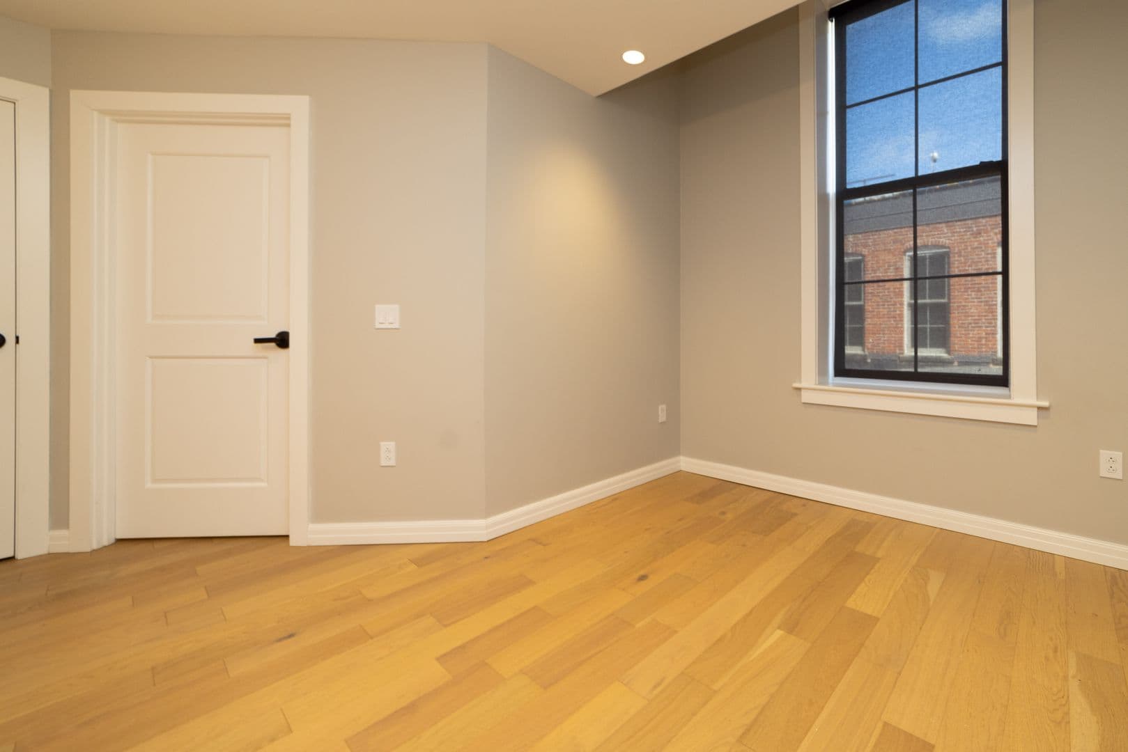 Erie Apartment: 32 North Park Row