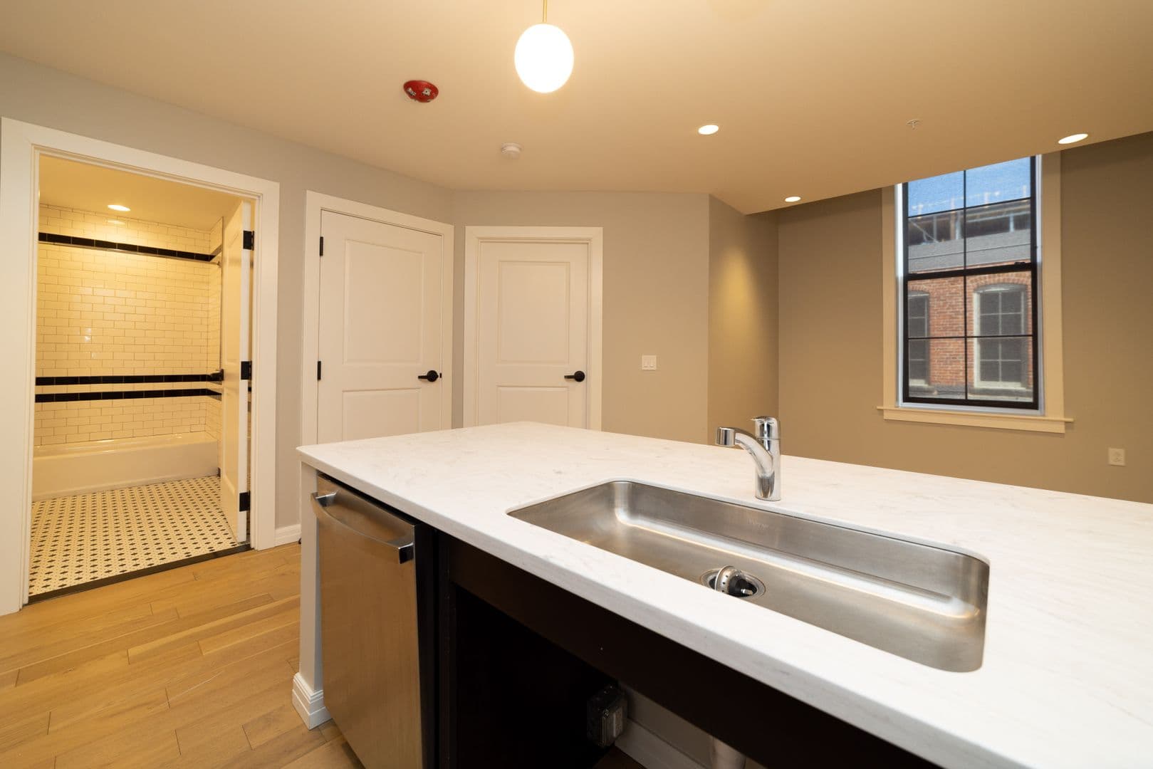 Erie Apartment: 32 North Park Row