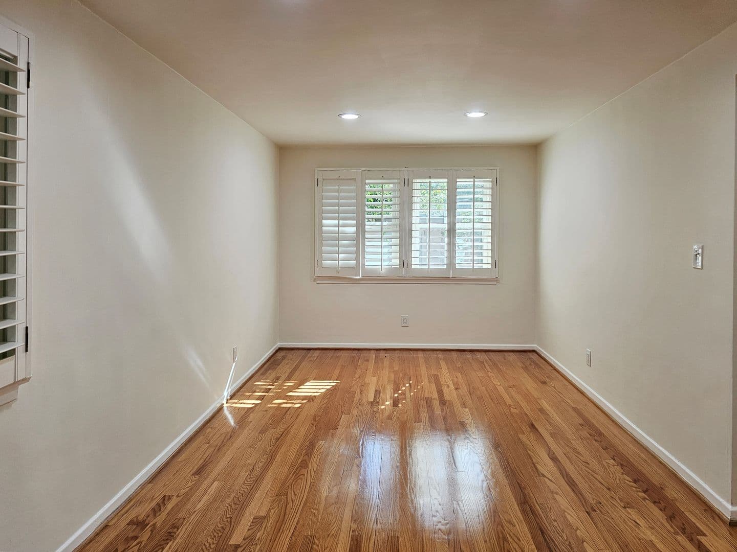 Woodland Hills House: 4559 Don Pio Dr