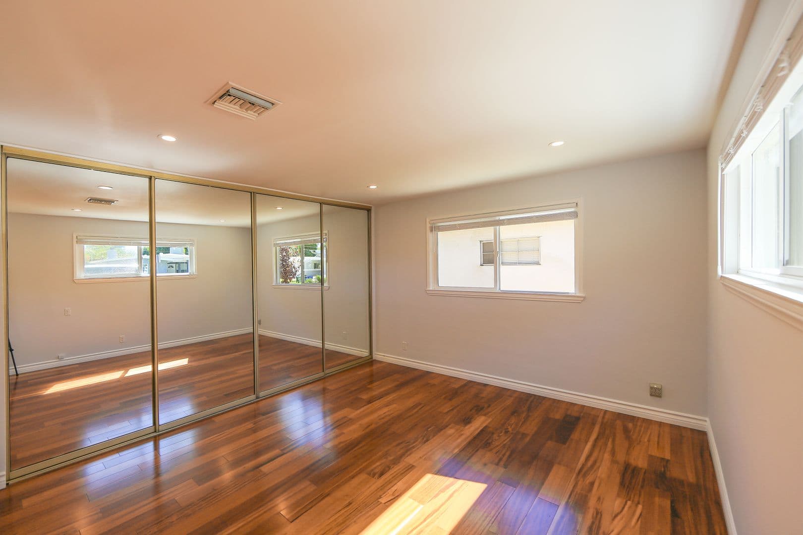 Encino House: 5754 Wish Ave