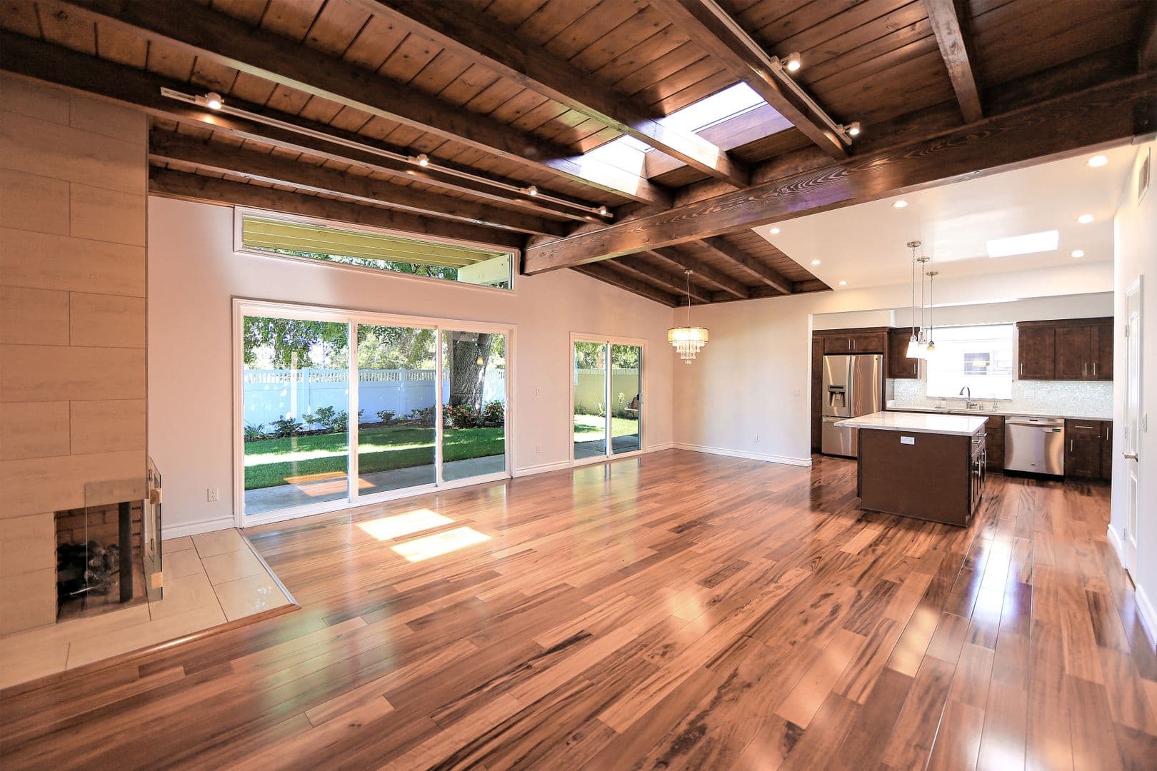 Encino House: 5754 Wish Ave