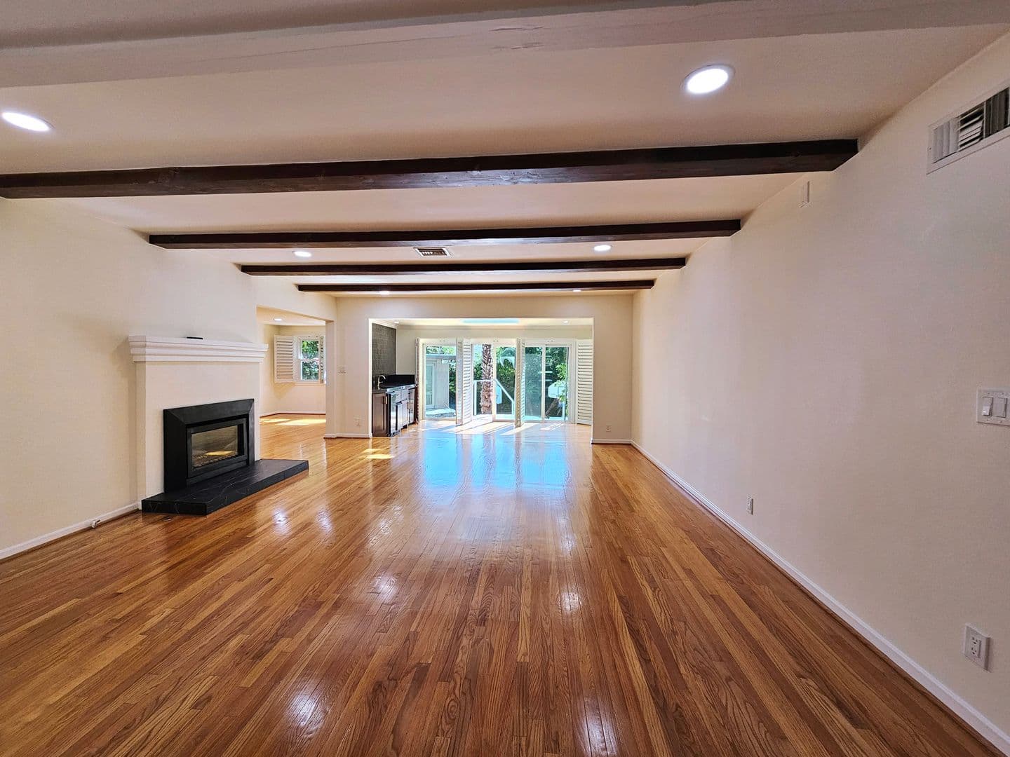 Woodland Hills House: 4559 Don Pio Dr